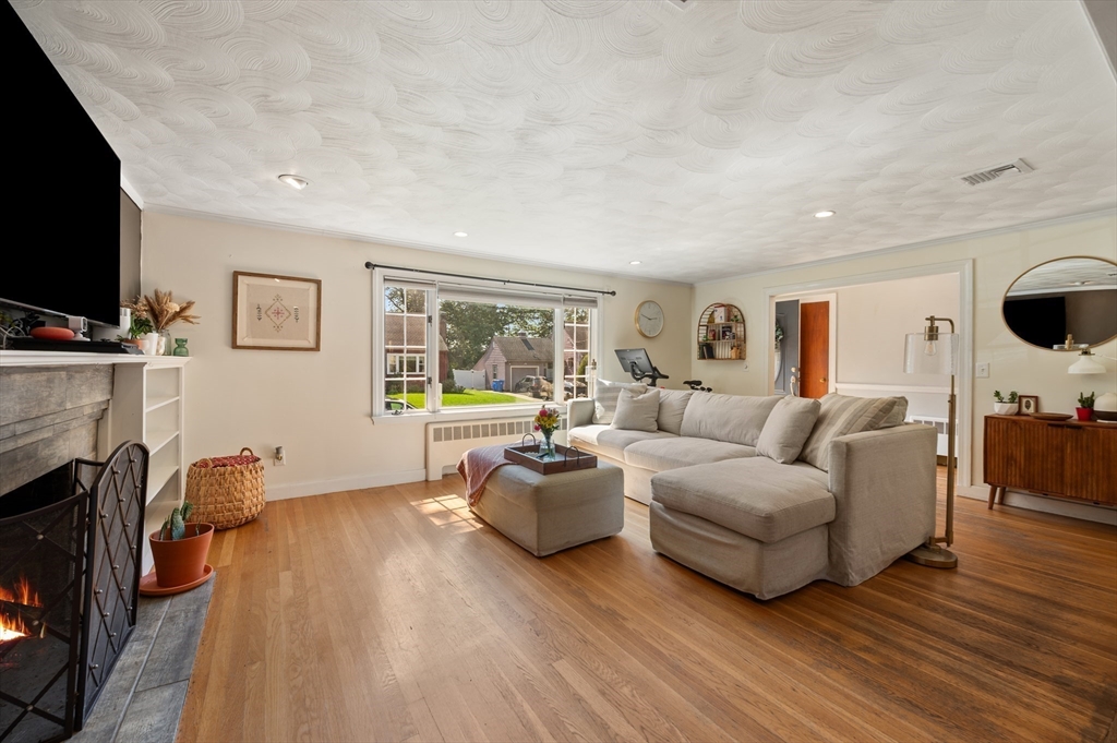 37 Hillcrest Rd