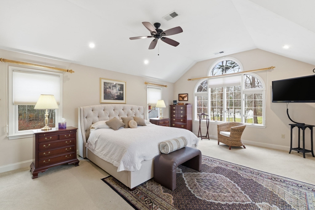 7 Farmside Dr