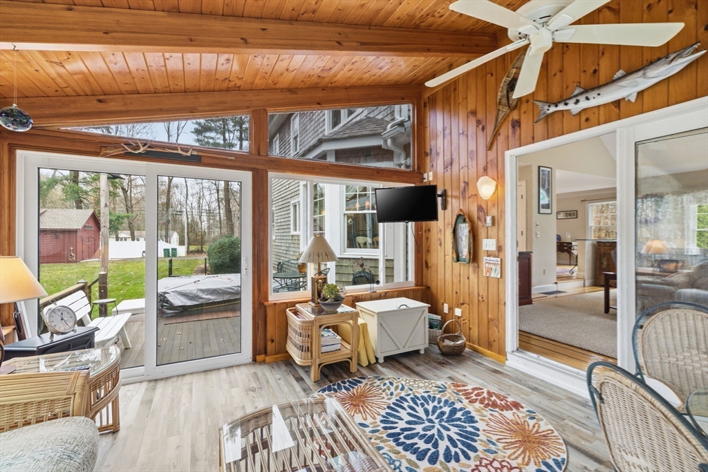 7 Farmside Dr