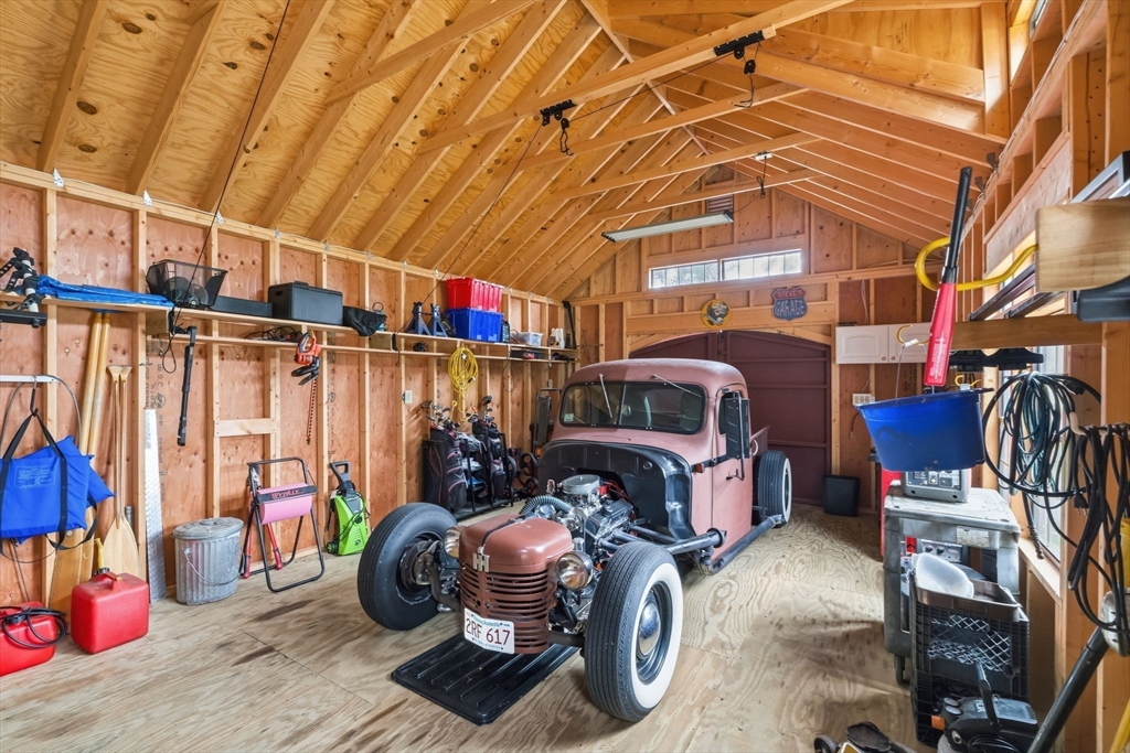 7 Farmside Dr