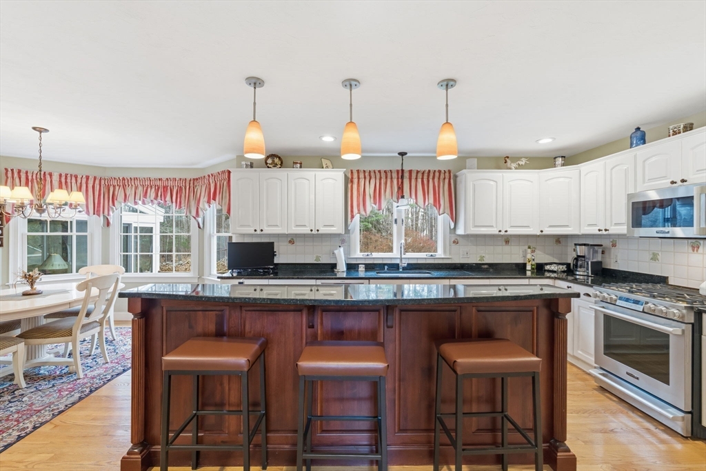 7 Farmside Dr
