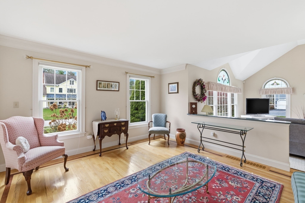 7 Farmside Dr