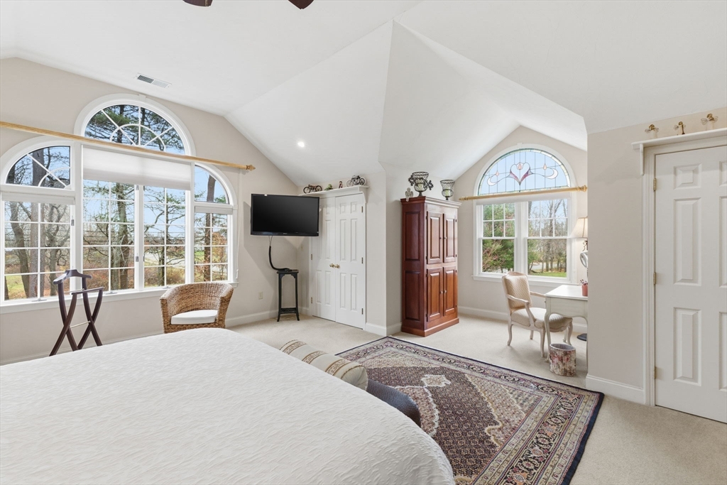 7 Farmside Dr