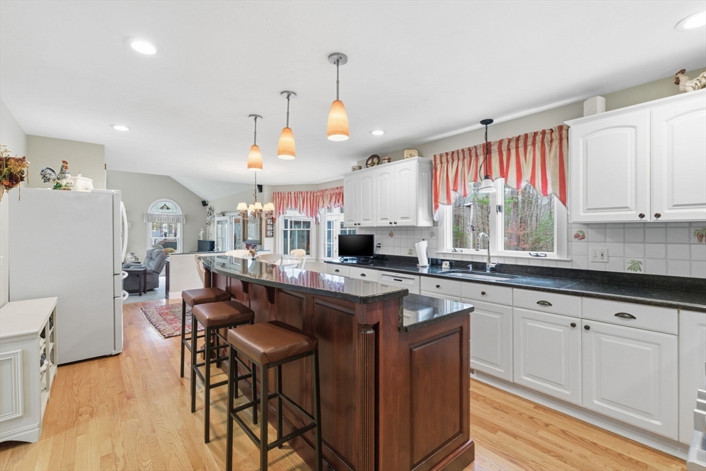 7 Farmside Dr