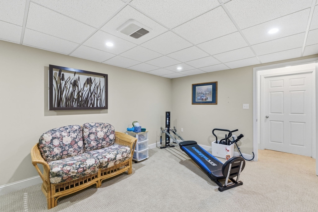 7 Farmside Dr