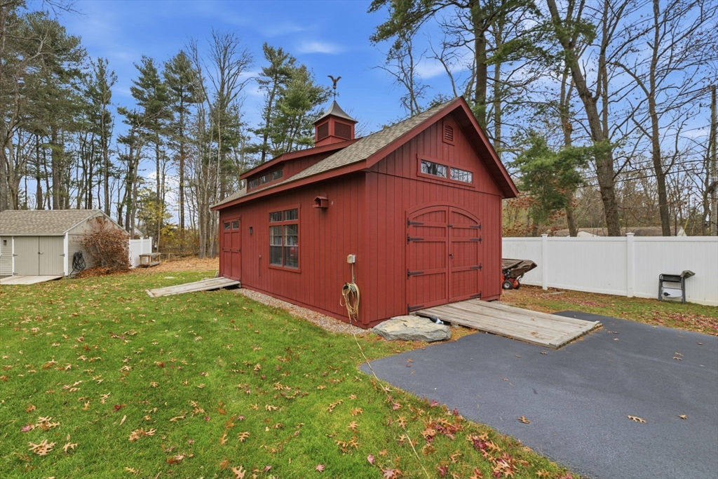7 Farmside Dr