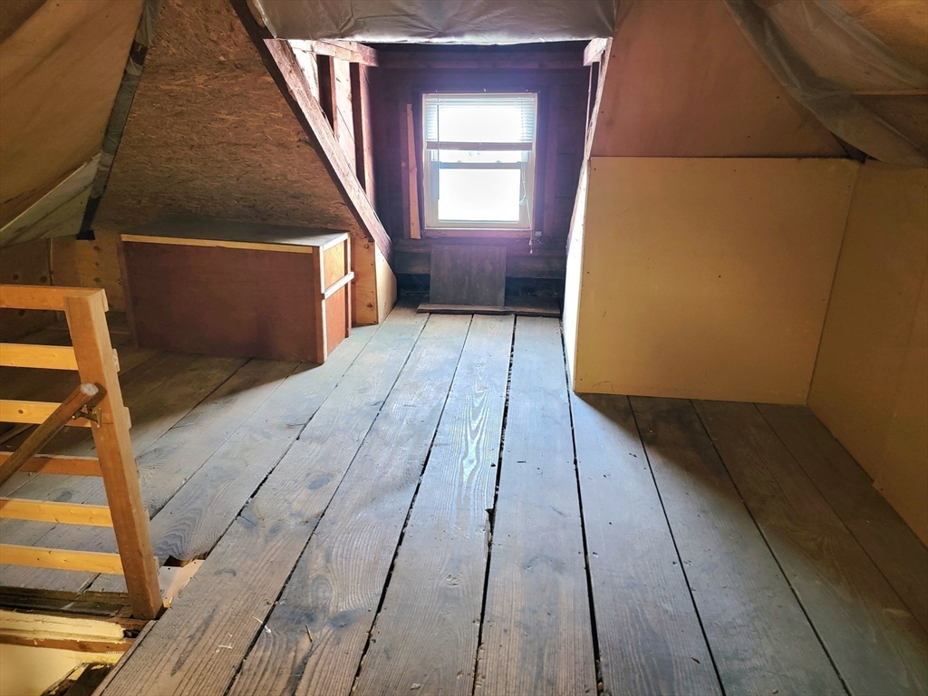 35 Vane Street Unit: 2nd Floor