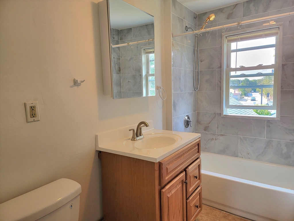 35 Vane Street Unit: 2nd Floor