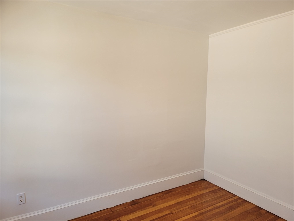 35 Vane Street Unit: 2nd Floor