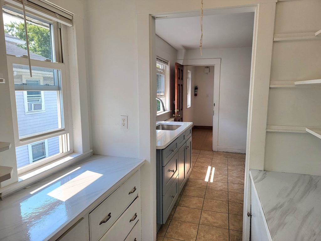 35 Vane Street Unit: 2nd Floor