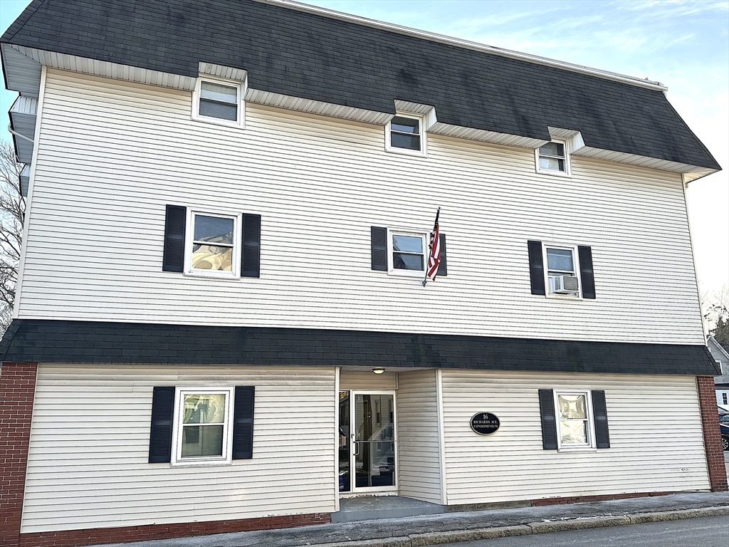 16 Richards Avenue # 204