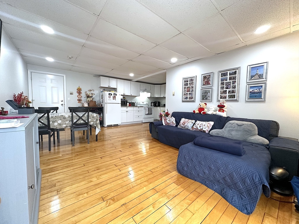 16 Richards Avenue # 204