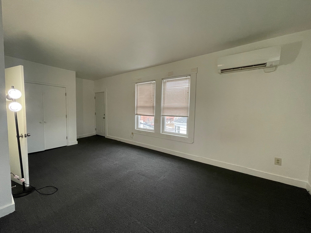 3 Webster St # 4