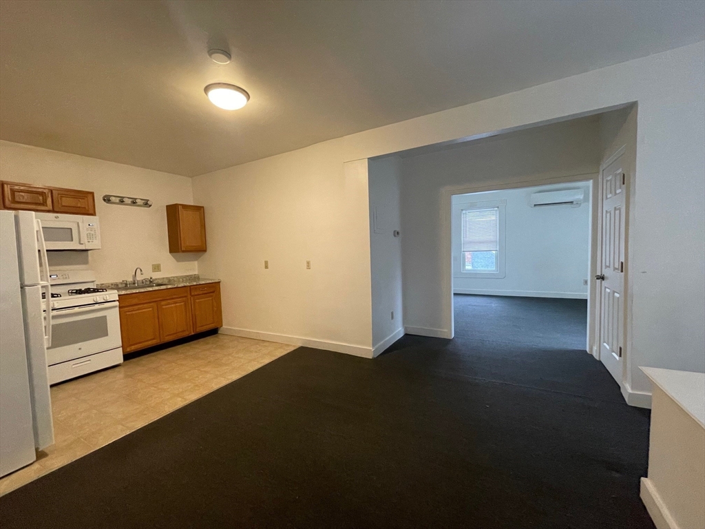 3 Webster St # 4