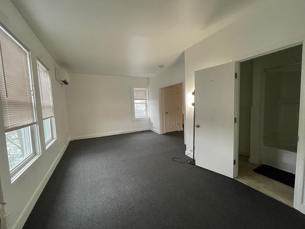 3 Webster St # 4