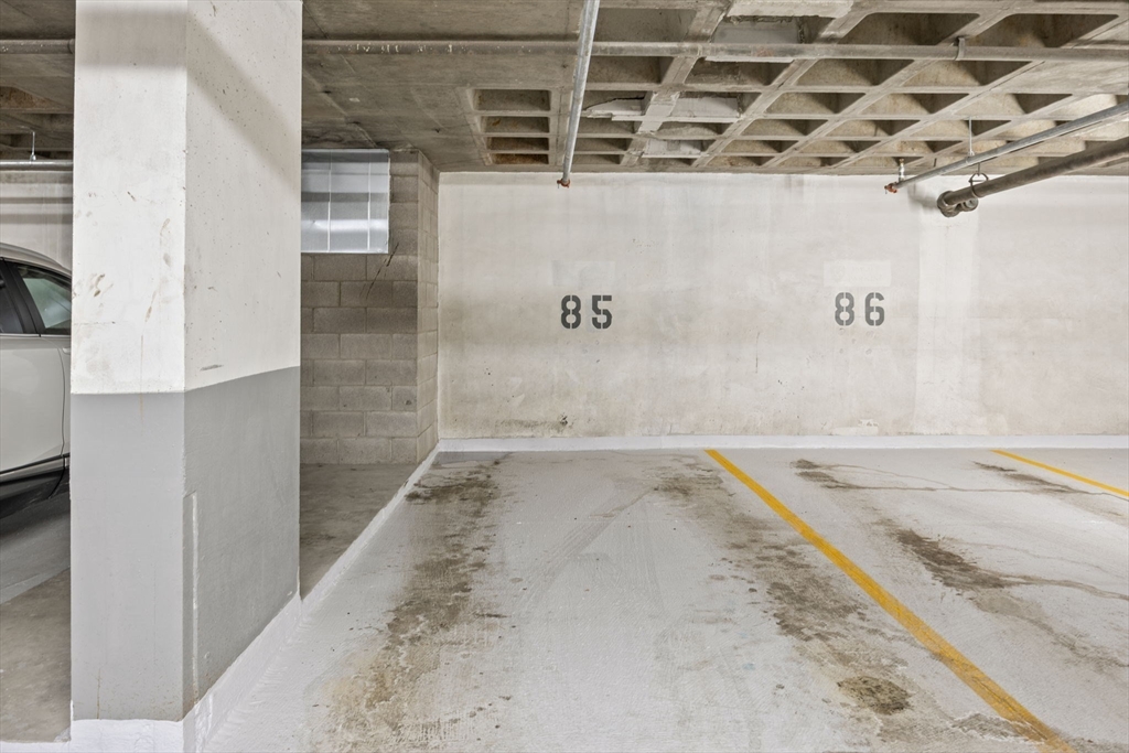 566 Commonwealth # 608