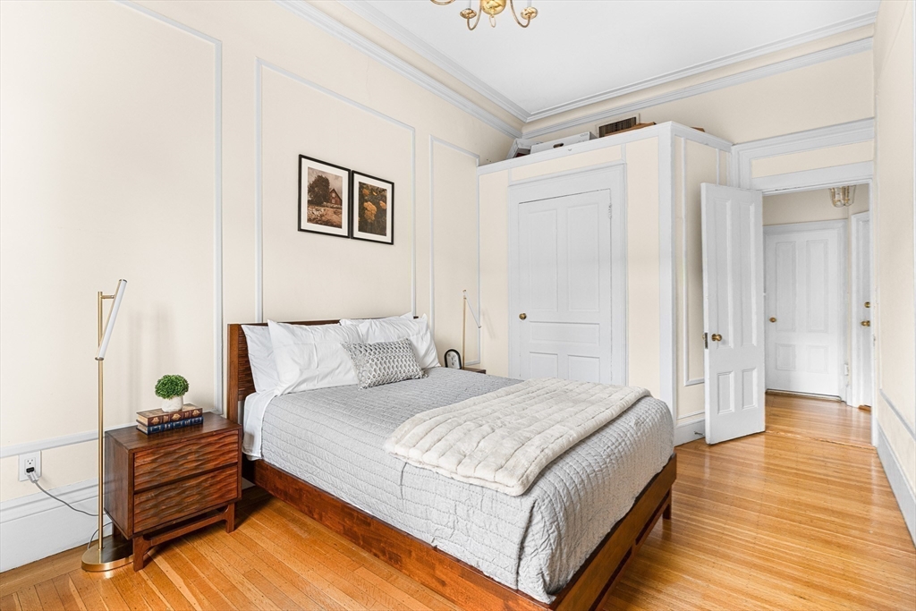 127 Beacon St # 32