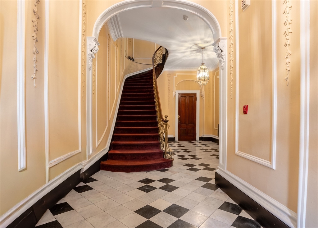 127 Beacon St # 32