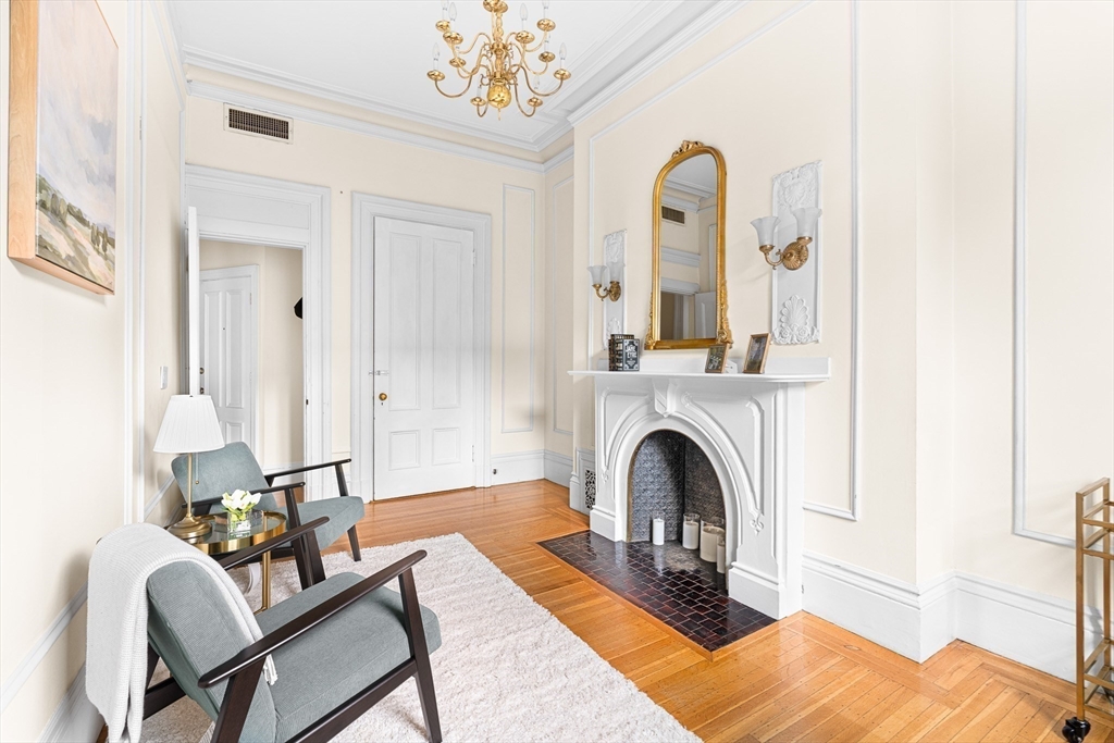 127 Beacon St # 32