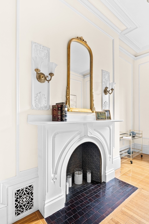 127 Beacon St # 32