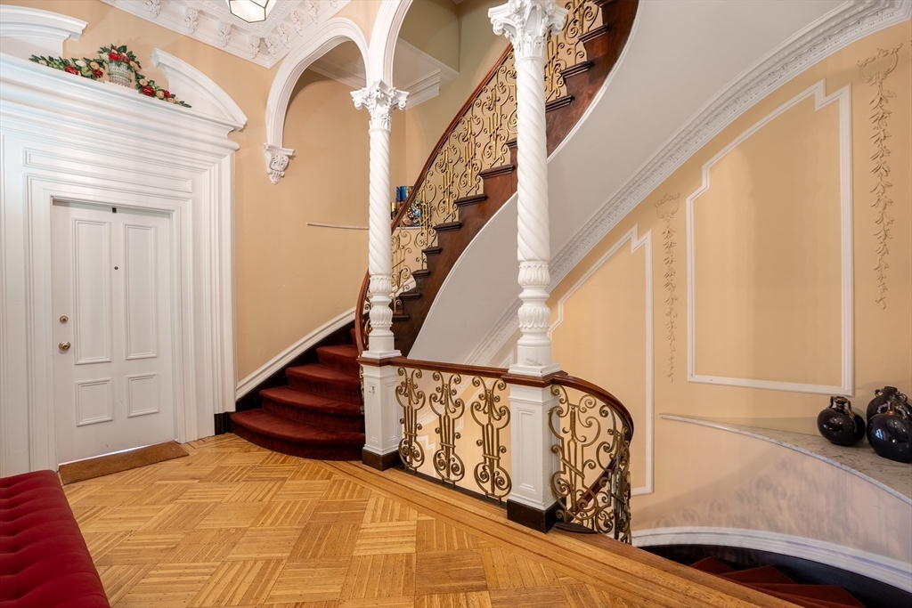 127 Beacon St # 32