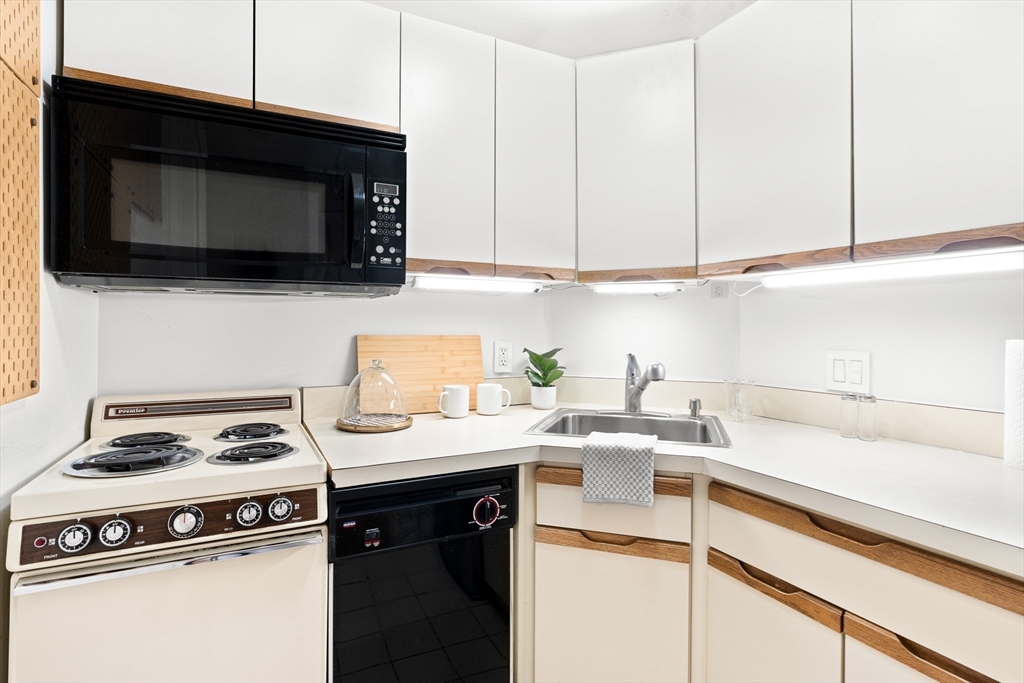127 Beacon St # 32