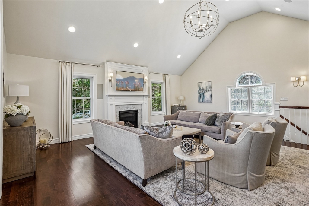 20 Walnut Hill Dr