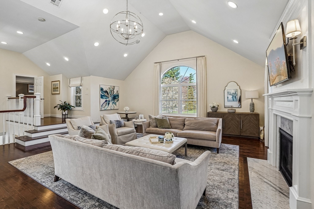 20 Walnut Hill Dr