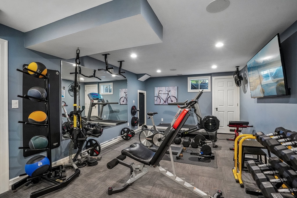 20 Walnut Hill Dr