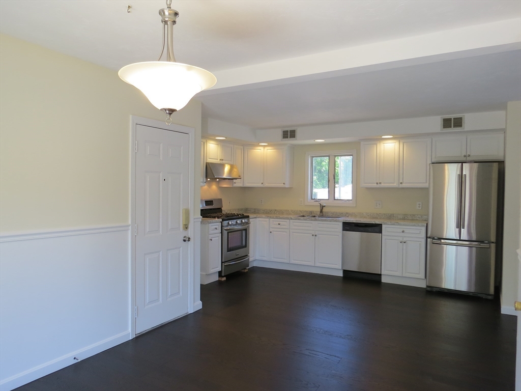 90 Oak St # 2