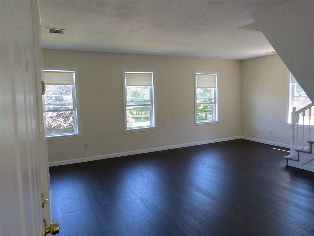 90 Oak St # 2