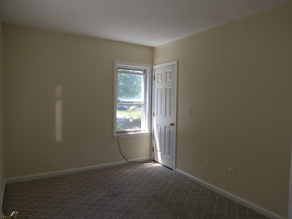 90 Oak St # 2