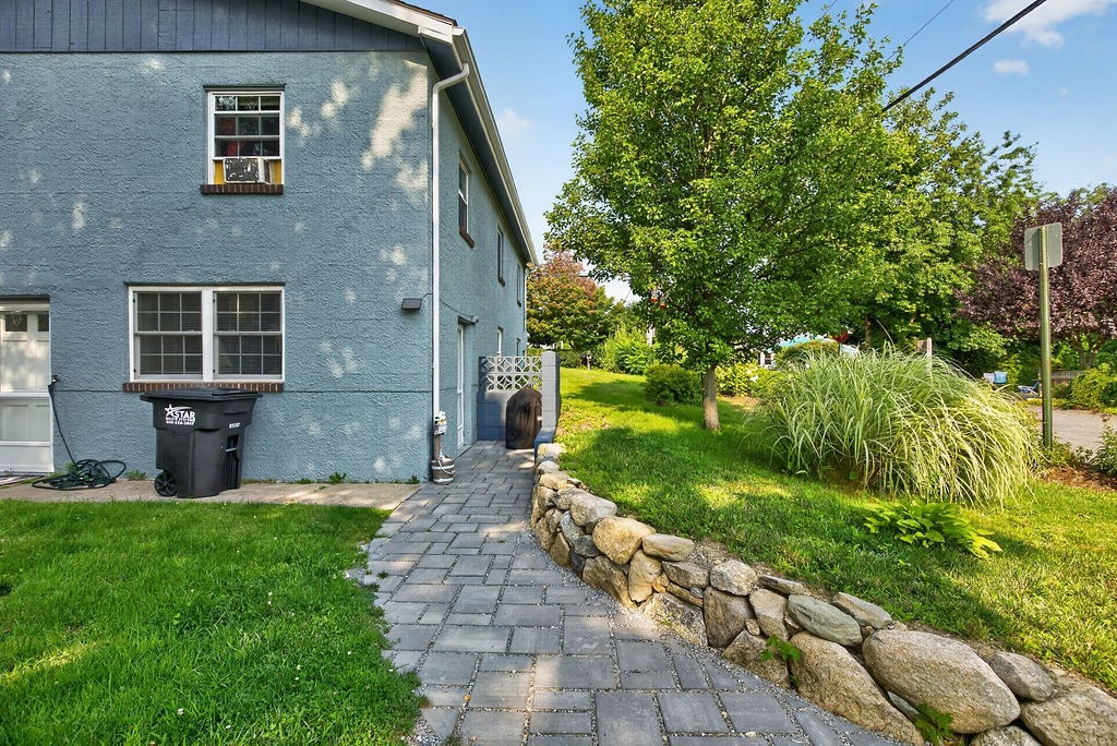 52 Beach St # 2