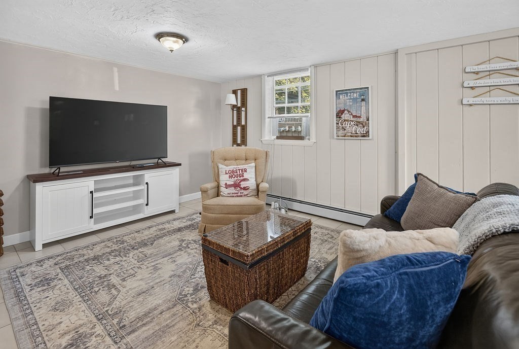 52 Beach St # 2