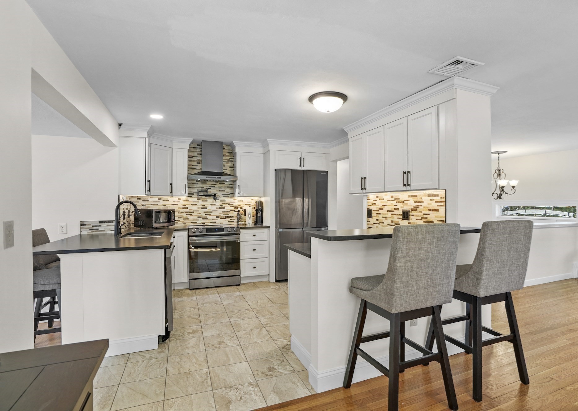 8 Niles Road
