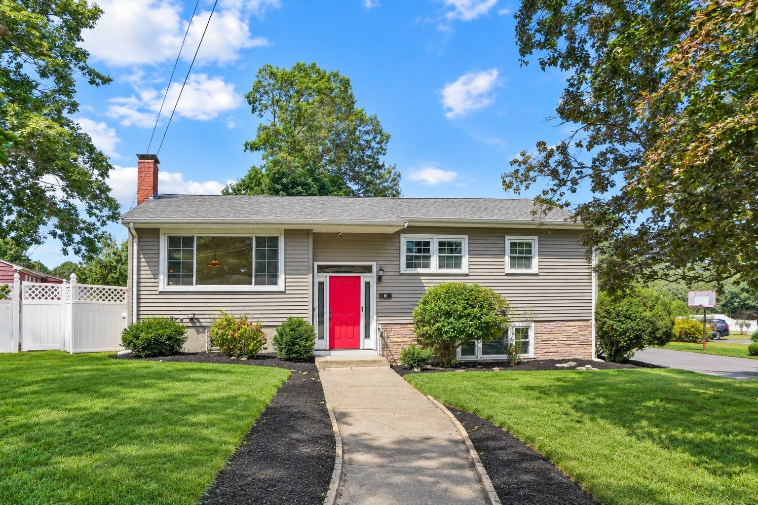 8 Niles Road