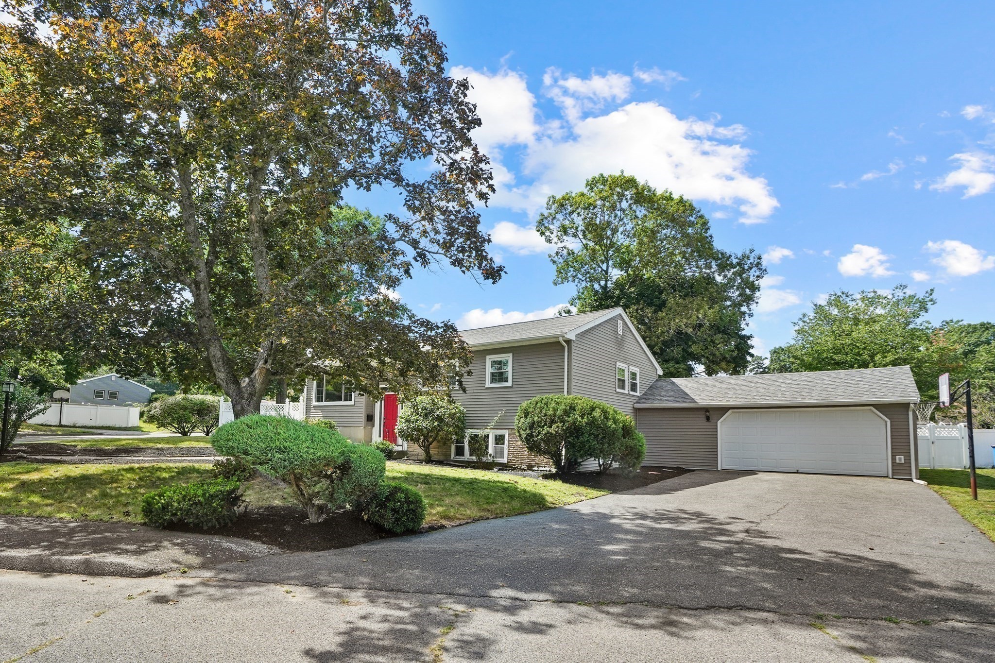 8 Niles Road