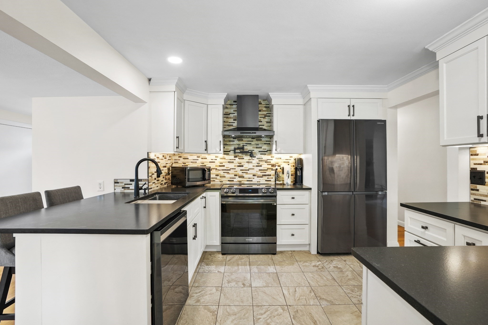 8 Niles Road