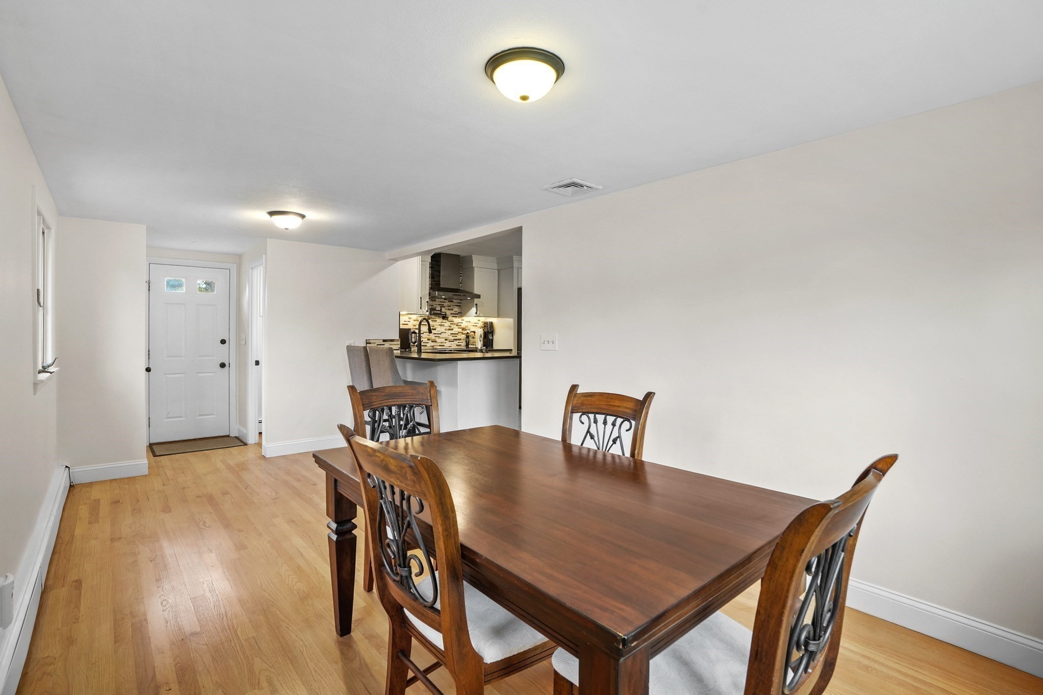 8 Niles Road
