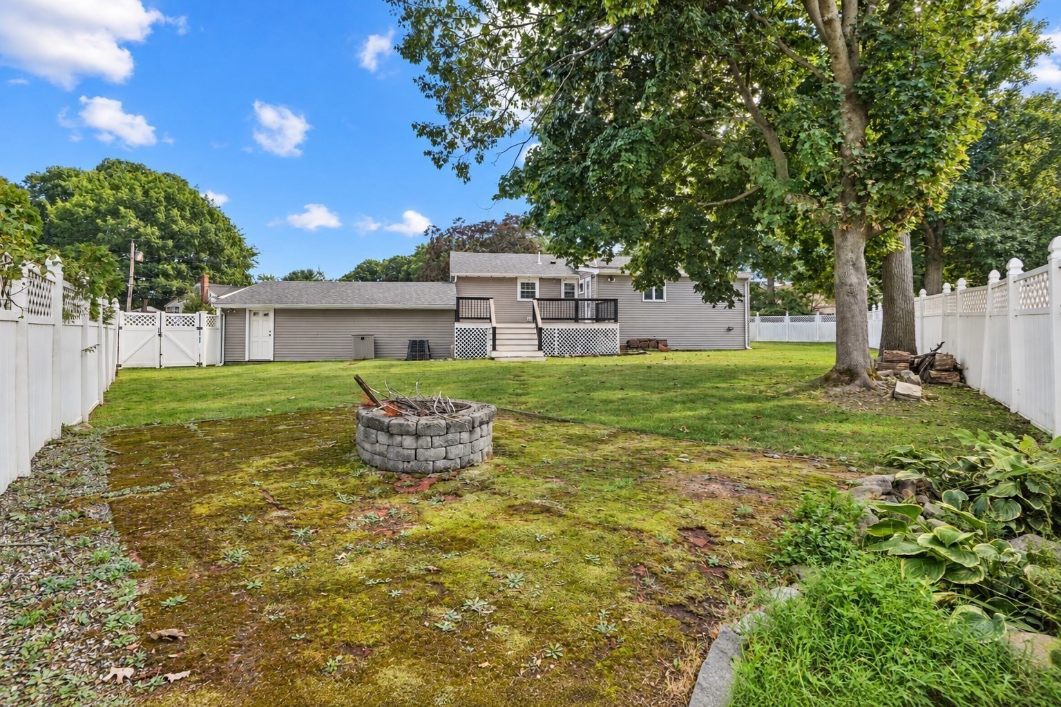 8 Niles Road
