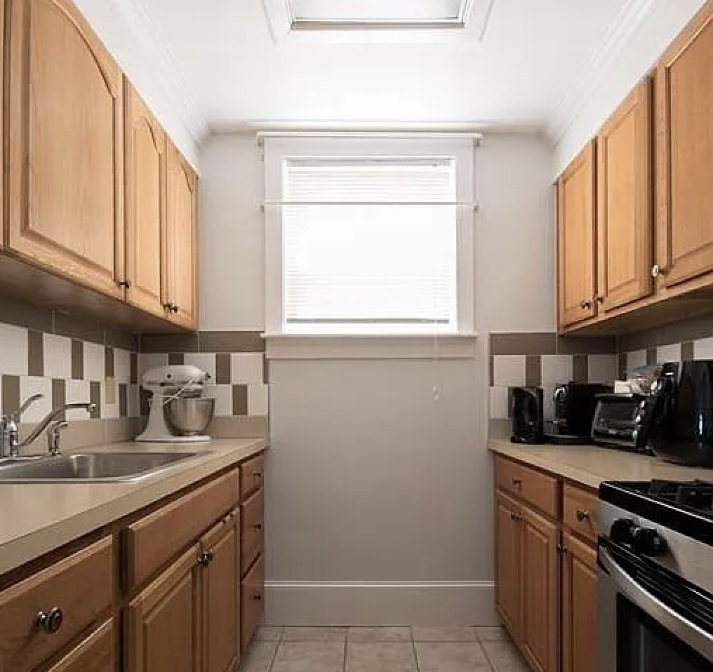 175 Grinnell # 1