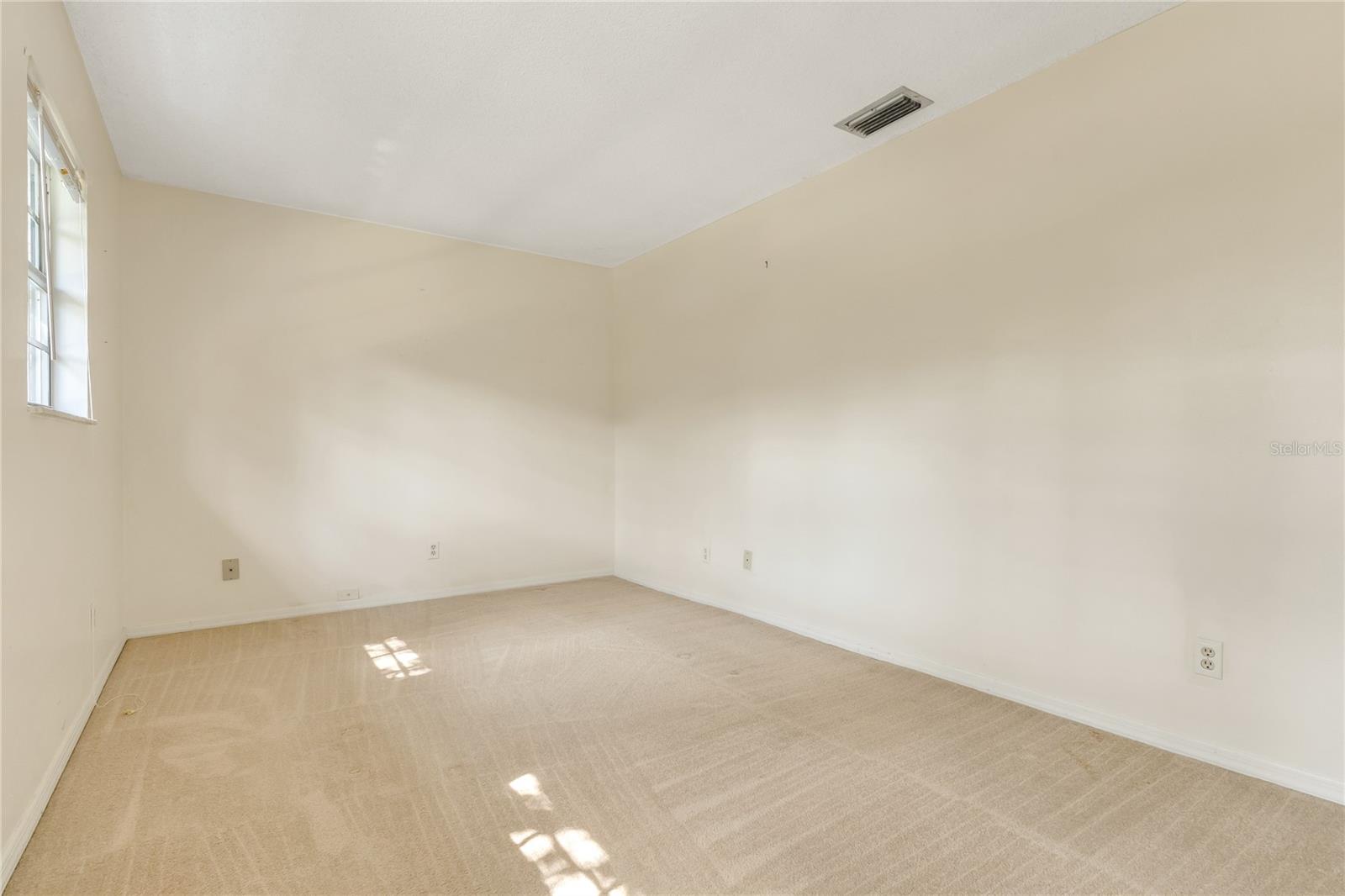 1218 HOWELL CREEK DRIVE