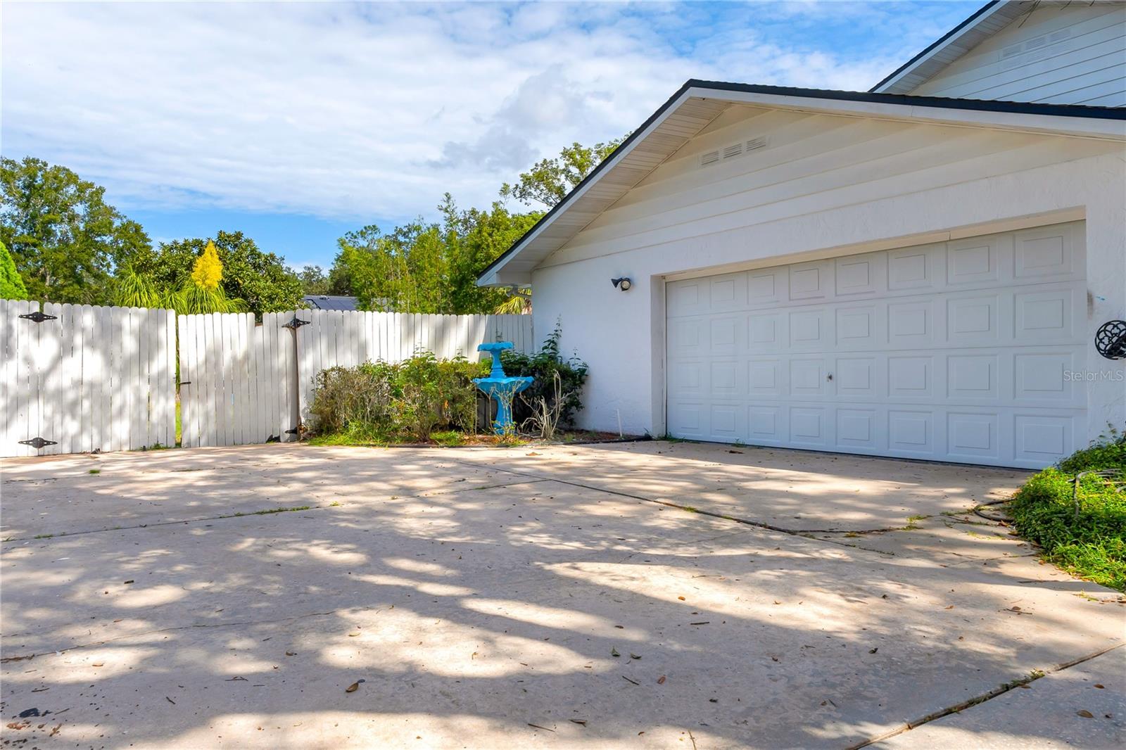 1218 HOWELL CREEK DRIVE