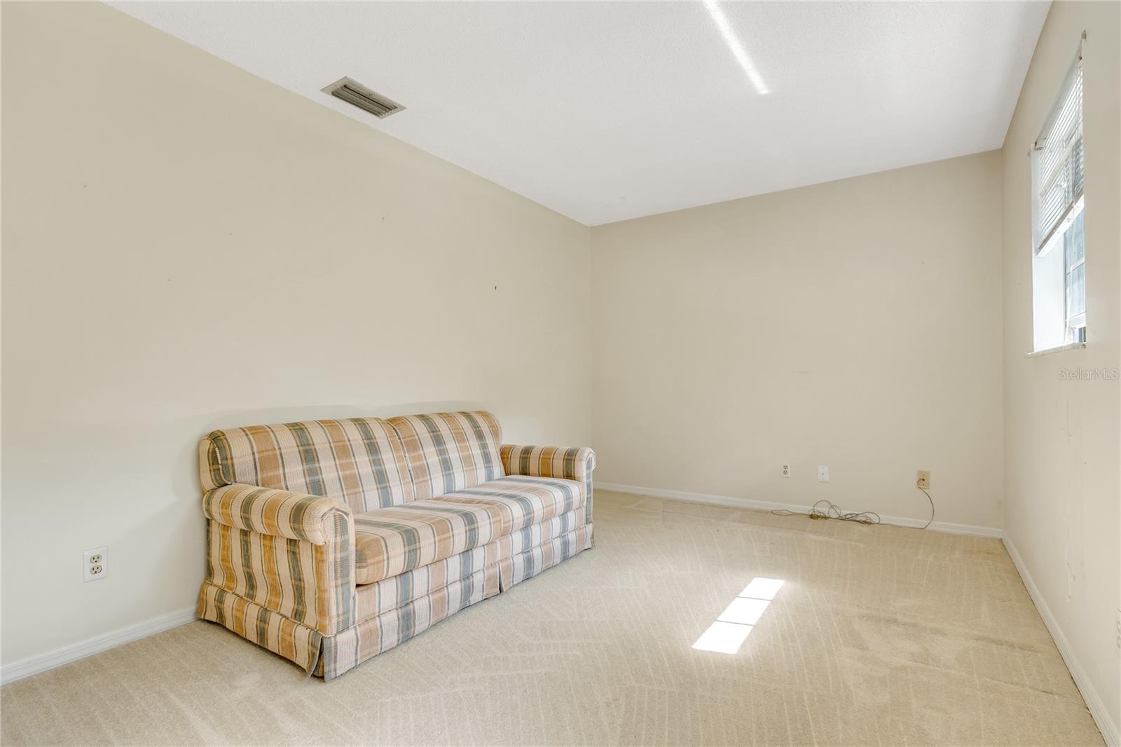 1218 HOWELL CREEK DRIVE