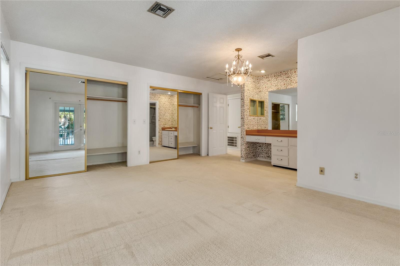 1218 HOWELL CREEK DRIVE