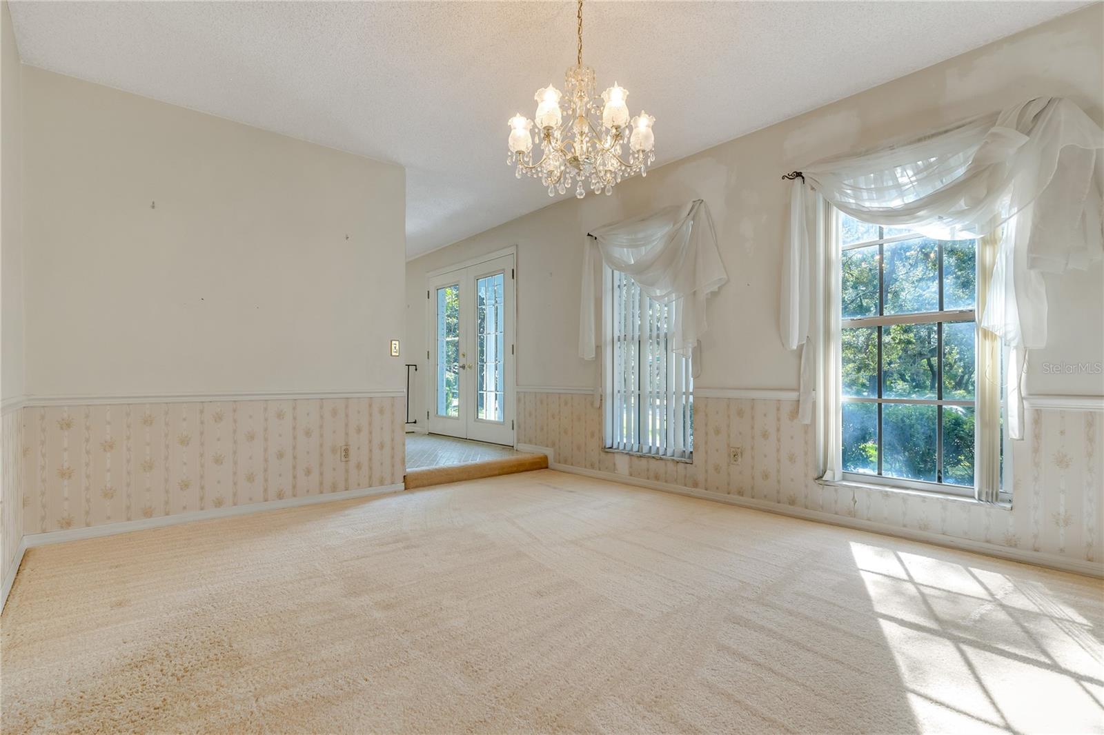 1218 HOWELL CREEK DRIVE