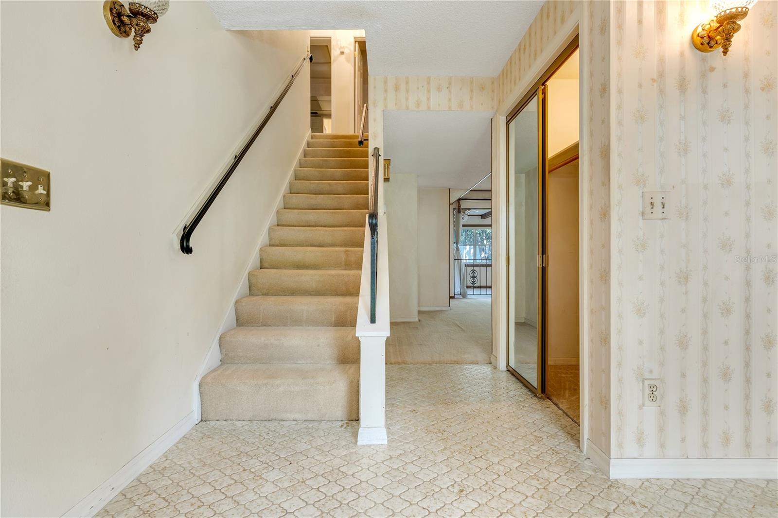 1218 HOWELL CREEK DRIVE