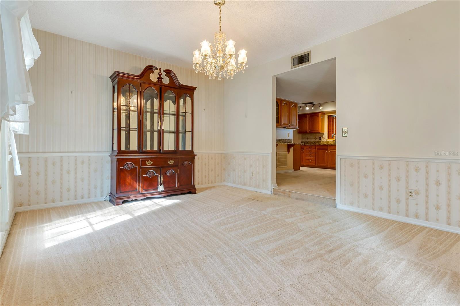 1218 HOWELL CREEK DRIVE