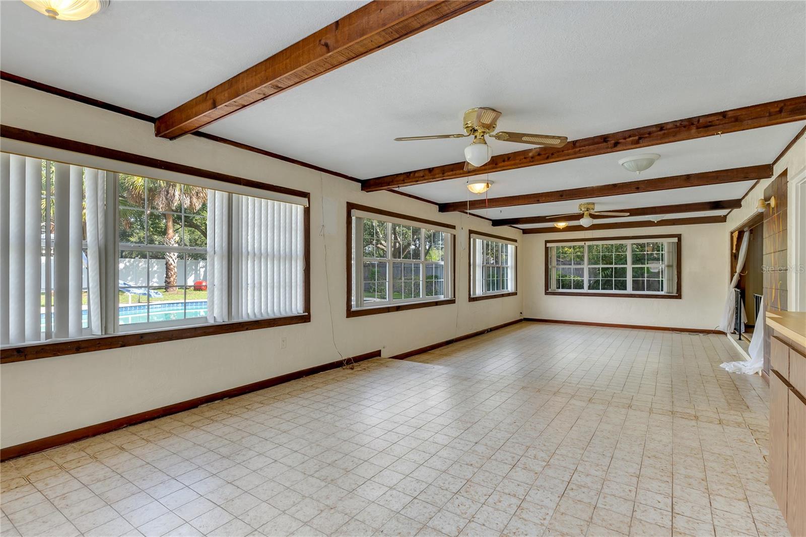 1218 HOWELL CREEK DRIVE