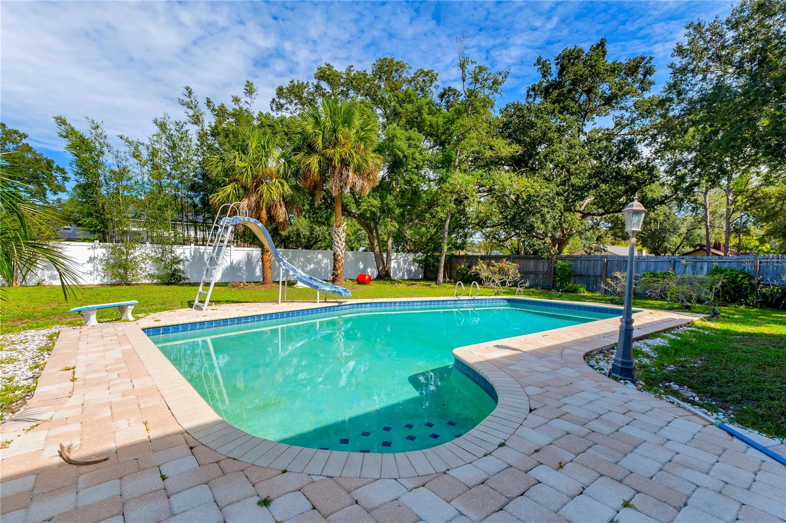 1218 HOWELL CREEK DRIVE